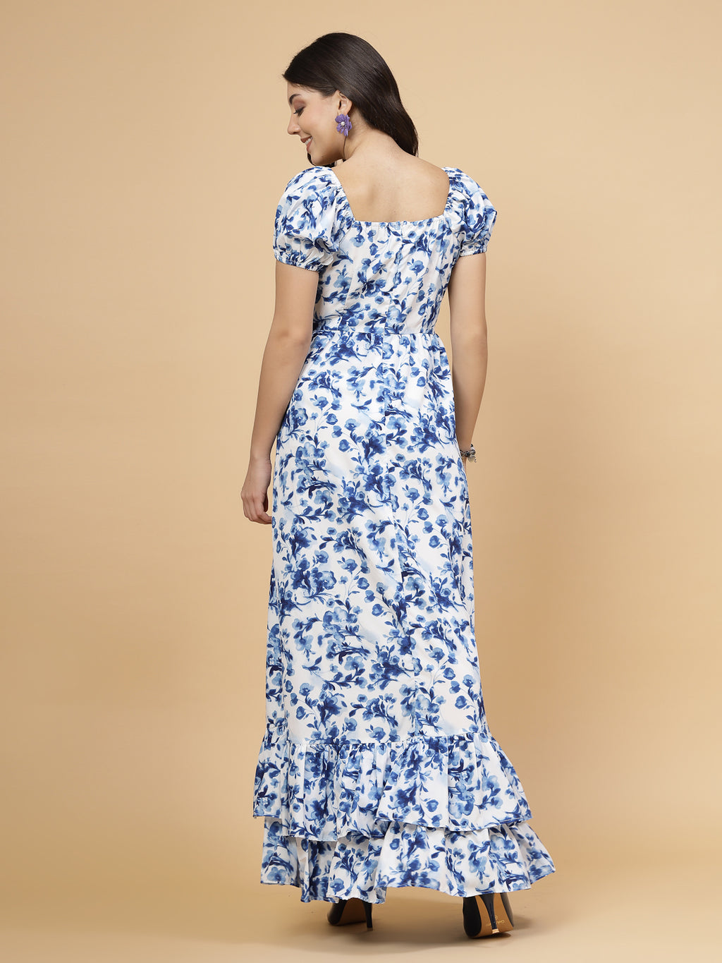 Blue floral print floor length casual maxi dresses for women is a stylish dress with slit at front. Ruched detailing with drawstring and a back zipper for easy slip in. Perfect for casual outings.