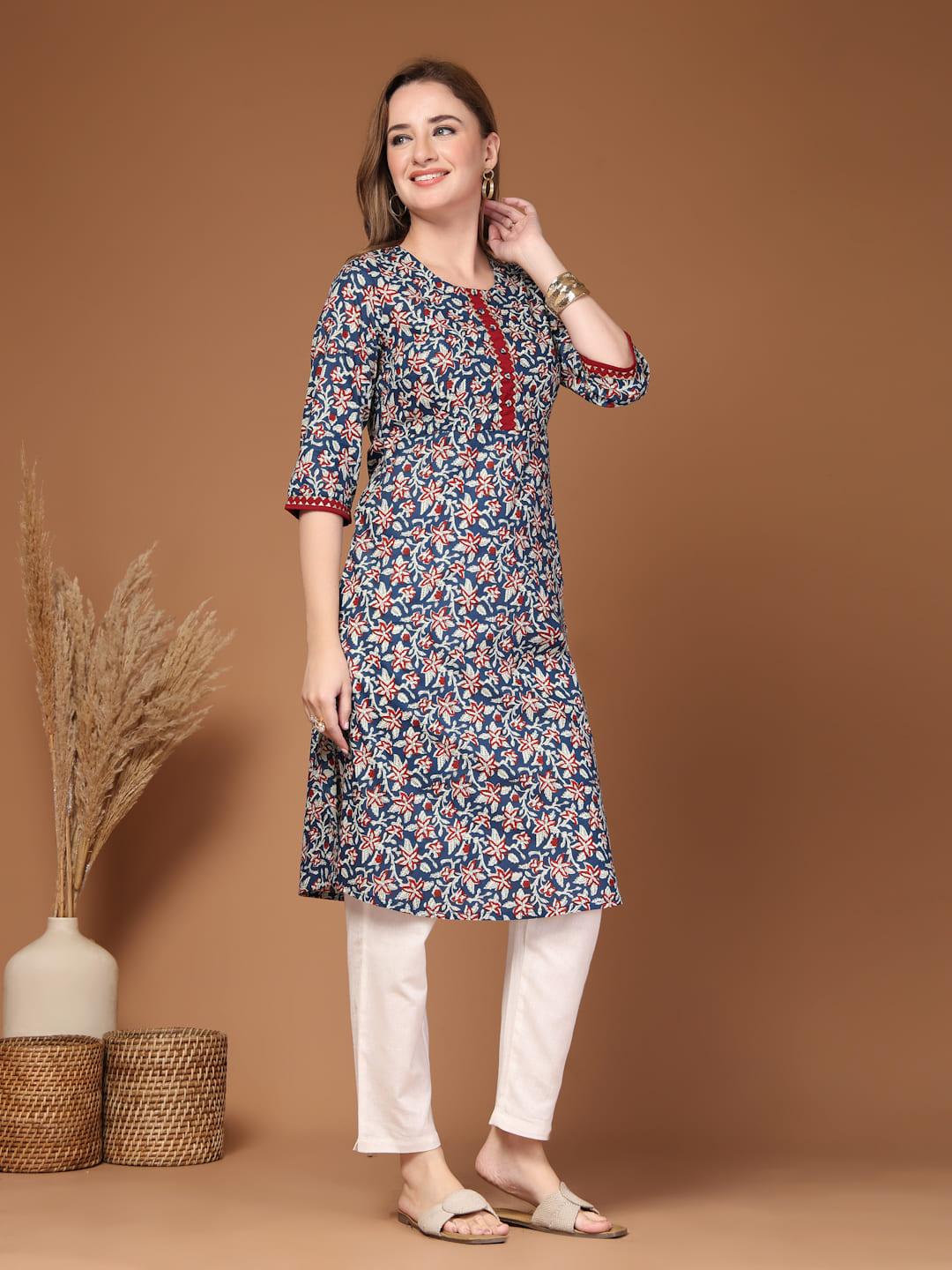 Women’s cotton kurti with button detailing and lace on sleeves side view
