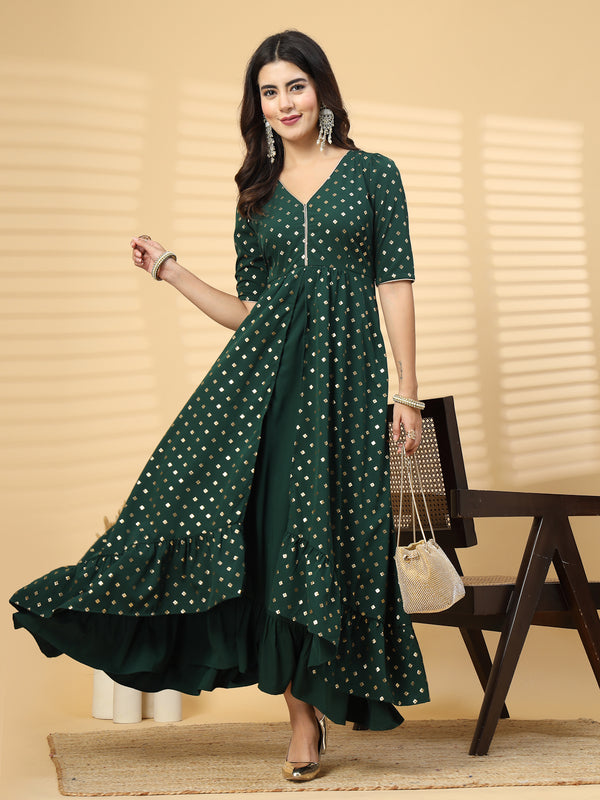 Our green color formal dress for women is a trendy outfit which will make head turned! This formal wear is budget friendly &amp; well suited for a festive gathering with your loving ones. This semi formal attire in-cooperates a high low pattern with double layers at front and a zip closure at back for easy slip in. This is definitely going to be one of your new look dresses !&nbsp;