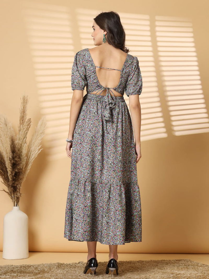 Turn heads in this sizzling hot backless maxi dress. With its figure-flattering elasticated waist, built-in bra, and chic puff sleeves, this dress is designed for unforgettable entrances and effortless style.