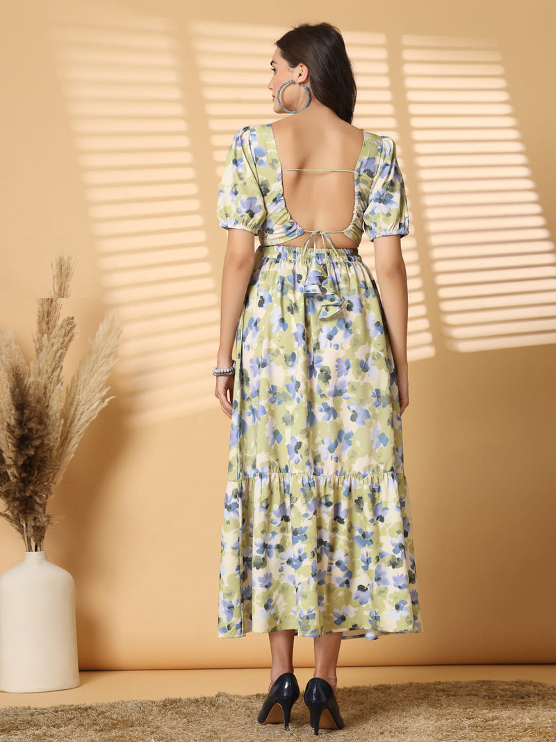 Turn heads in this sizzling hot backless maxi dress. With its figure-flattering elasticated waist, built-in bra, and chic puff sleeves, this dress is designed for unforgettable entrances and effortless style.