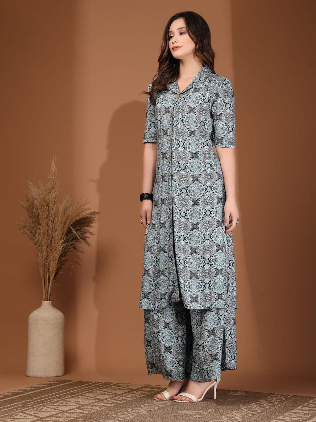 RAASSIO | Blue Floral Geometric Print Front-Slit Tunic Kurta Set with Wide-Leg Trousers