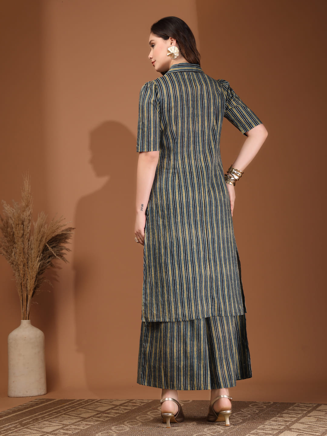 RAASSIO | Olive Green Striped Tunic Kurta Set with Wide-Leg Trousers
