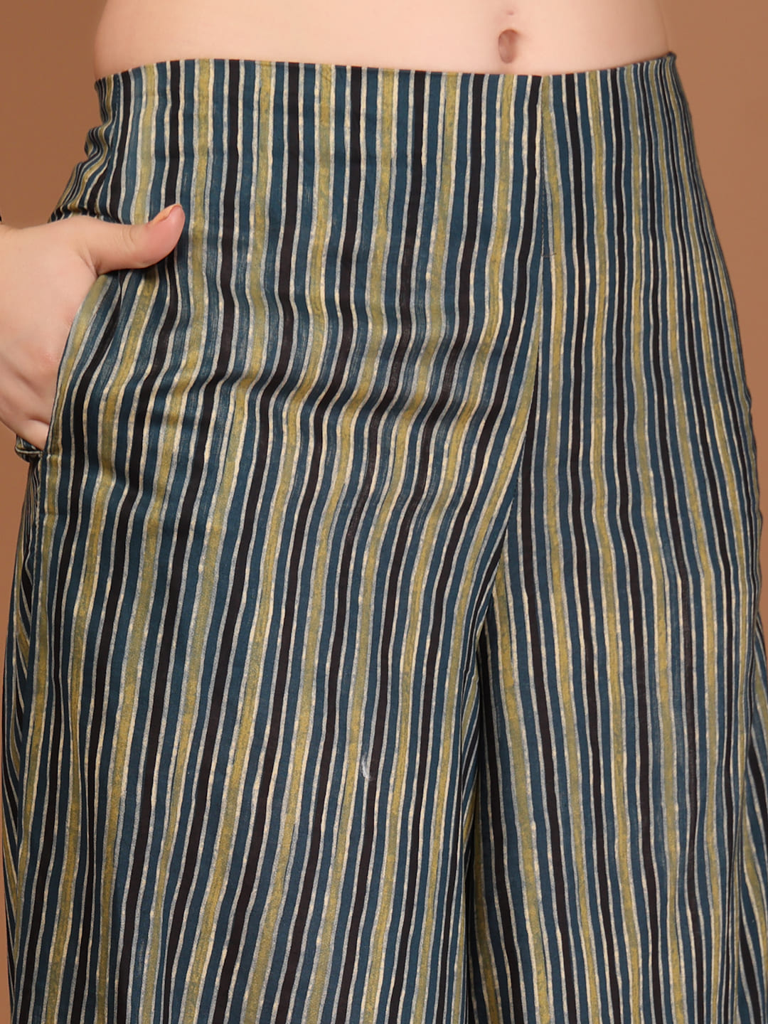 RAASSIO | Olive Green Striped Tunic Kurta Set with Wide-Leg Trousers