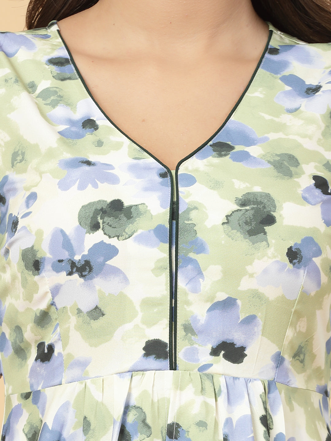 High Low Traditional Maxi Dresses Green in a beautiful floral print to add freshness in your wardrobe.  Tailored With Short Sleeve & 'V' Neck, has a high low double layer pattern at front.  Finished with a zip Closure at back for easy slip in.