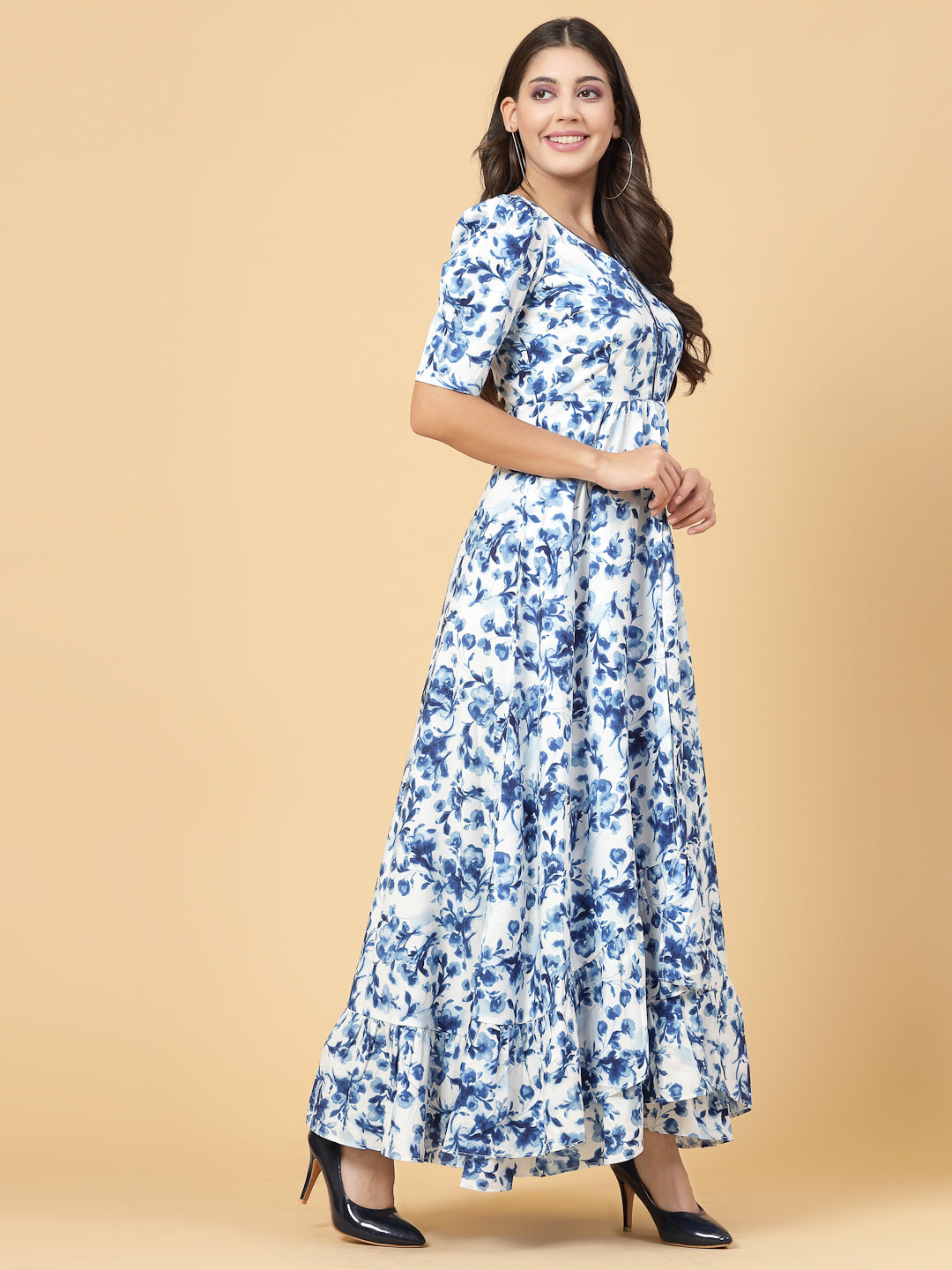 High Low Tradition Maxi Dresses Blue is a floral printed maxi dress for women.  Tailored With Short Sleeve & 'V' Neck, has a high low double layer pattern at front.  Finished with a zip Closure at back for easy slip in.