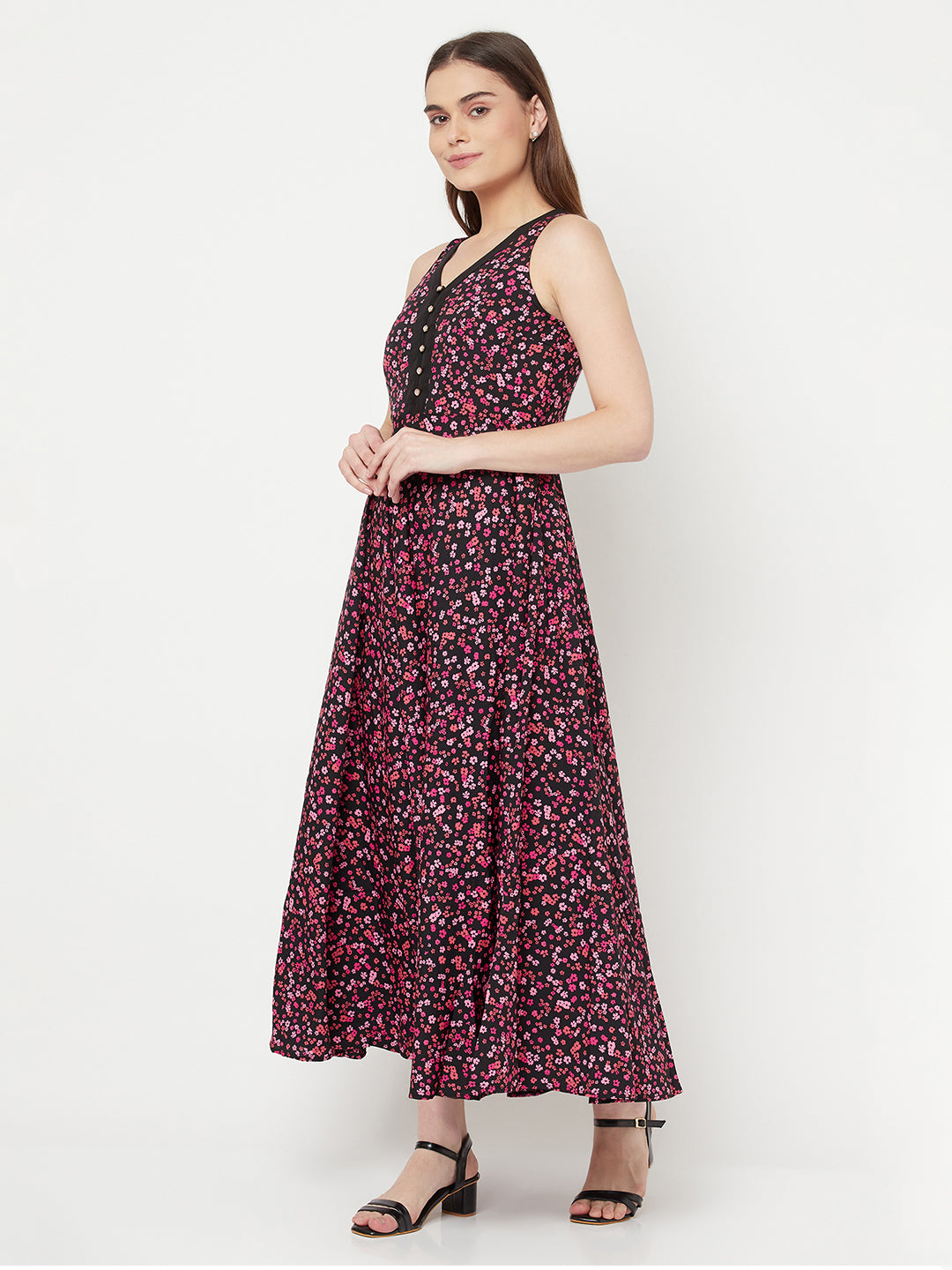 A floral printed maxi dress for women with an attached lining is a stylish and comfortable option for any occasion. The dress features a long length, typically reaching the ankles, and is made from a lightweight and flowy poly crepe fabric such.  The floral print adds a touch of femininity and elegance to the dress, making it perfect for both casual and formal events. 