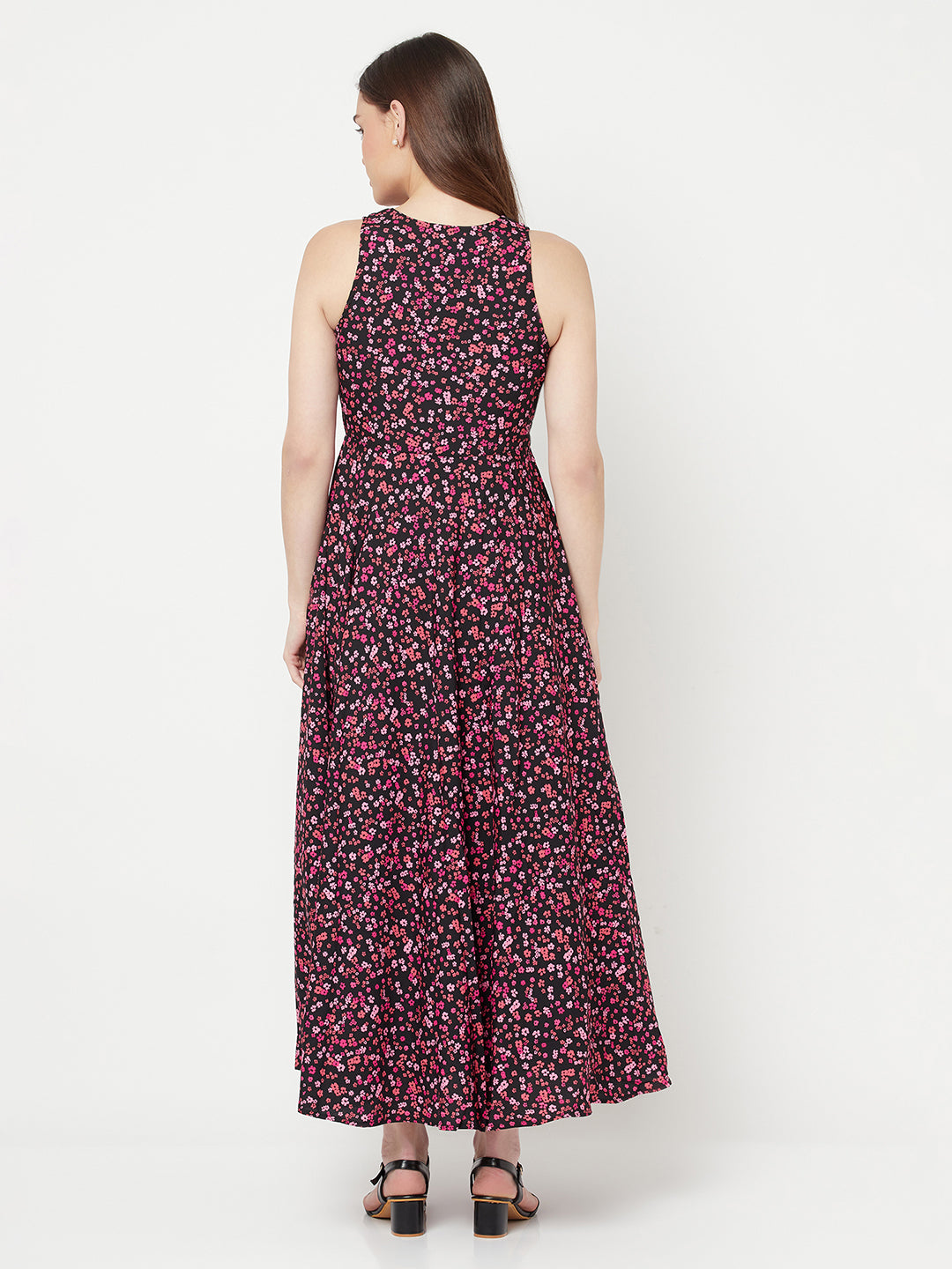 A floral printed maxi dress for women with an attached lining is a stylish and comfortable option for any occasion. The dress features a long length, typically reaching the ankles, and is made from a lightweight and flowy poly crepe fabric such.  The floral print adds a touch of femininity and elegance to the dress, making it perfect for both casual and formal events. 